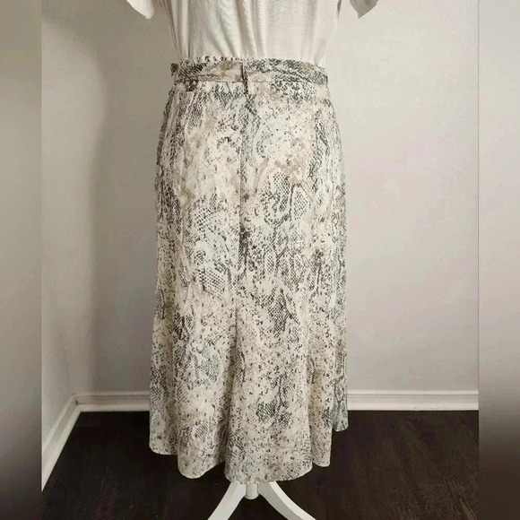 Chico's Petite Faux-Snakeskin print midi skirt size 1P (8P) NWT - Picture 13 of 14